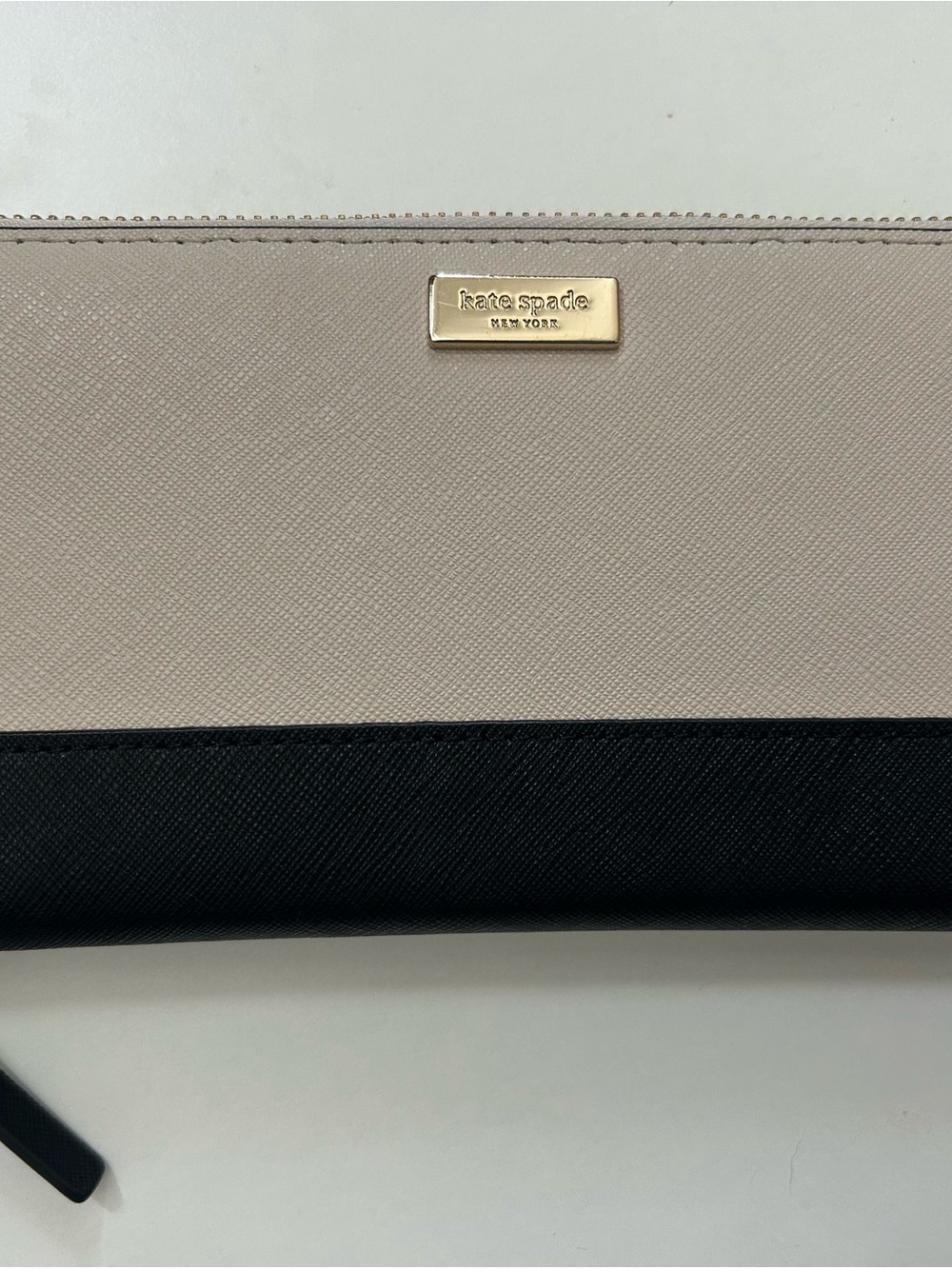 kate spade Two-Tone Black and Cream Wallet with Gold Plaque